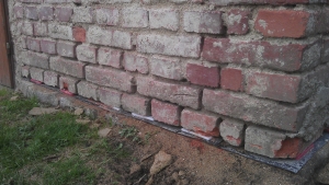 Vybrané ukázky z realizace sanace a izolace zdiva řetězovou pilou