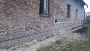 Vybrané ukázky z realizace sanace a izolace zdiva řetězovou pilou